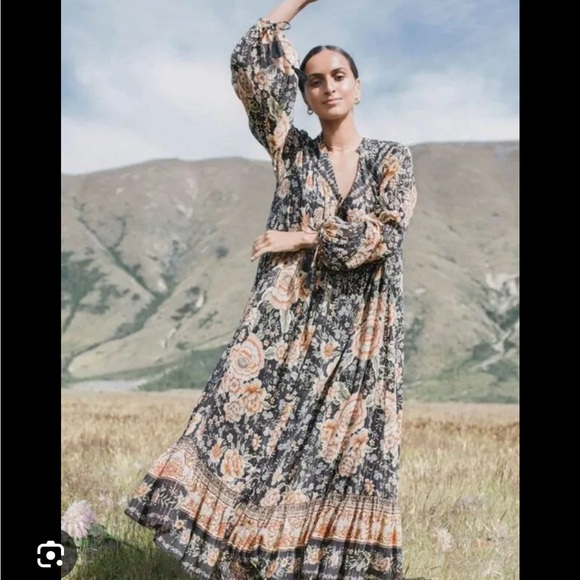 Spell and the Gypsy Mystic Gown XS - Picture 2 of 8